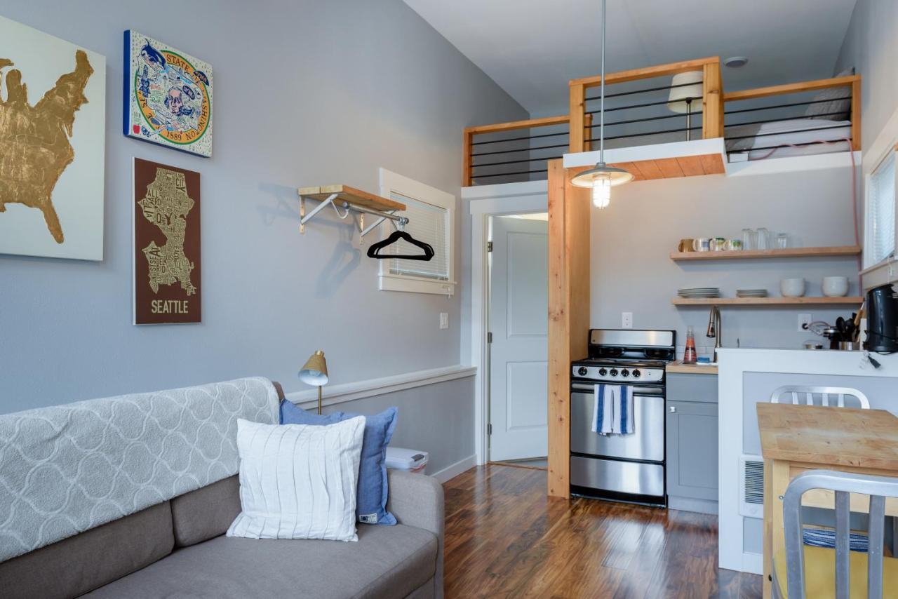Tiny House By Kabino Mini Modern Tiny Home Heart Of Green Lake Pet Friendly Wifi Loft Up Ladder Plus Sleeper Sofa Seattle Eksteriør bilde